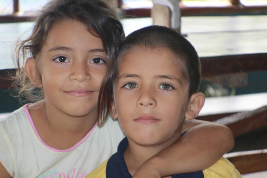 Schwester und Bruder waren gegenüber Fremden sehr aufgeschlossen.