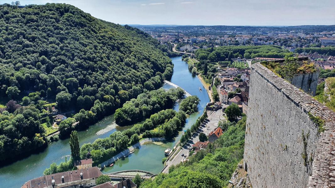 Schleusen im Flusssystems des Doubs