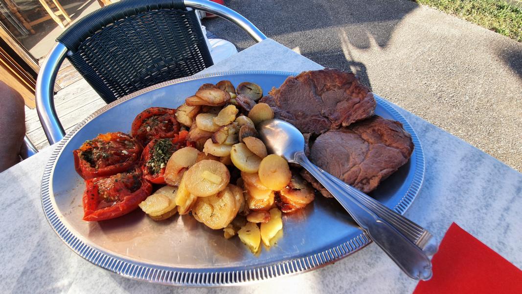 Gut durchgebratenes Steak