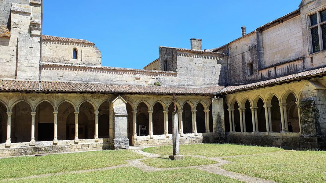 Kreuzgang der Stiftskirche in Saint Emilion