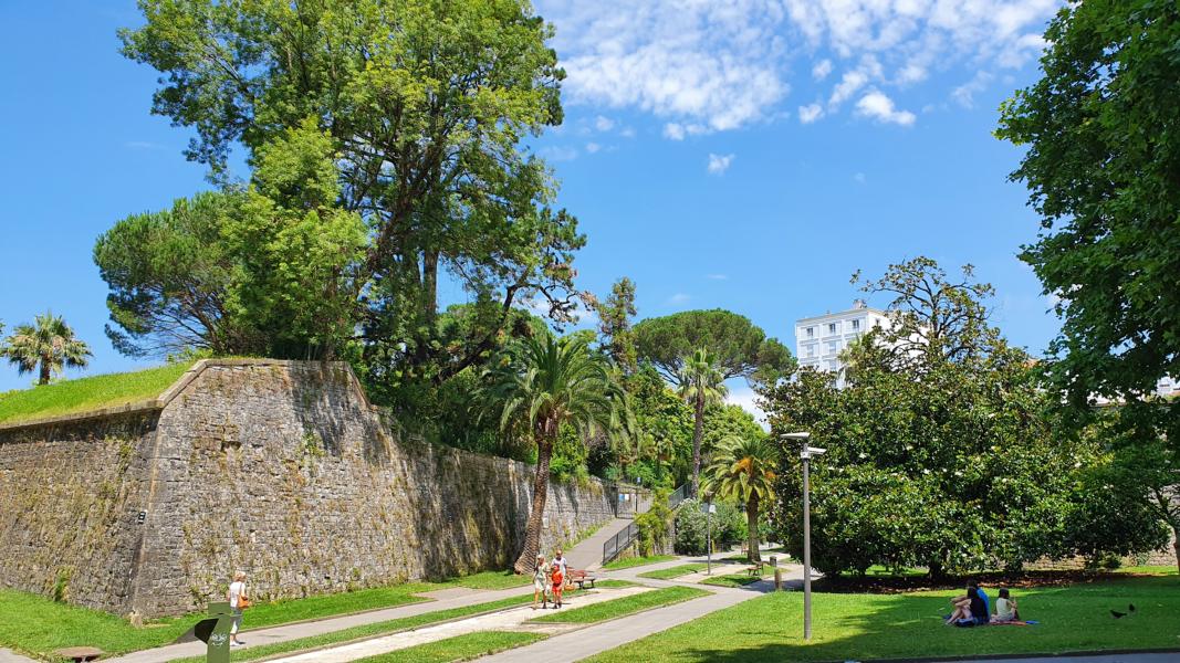 Eingang zum Botanischen Garten in Bayonne