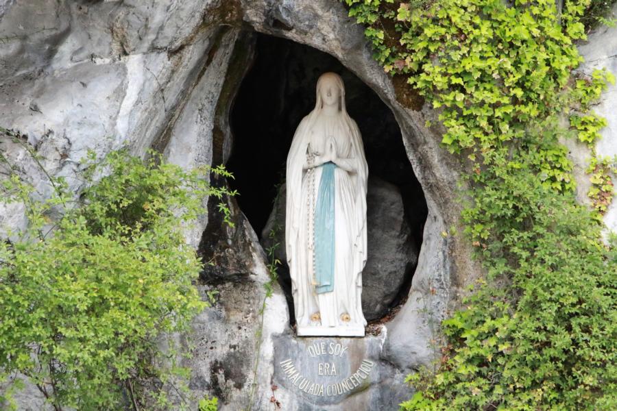 Grotte von Massabielle in Lourdes