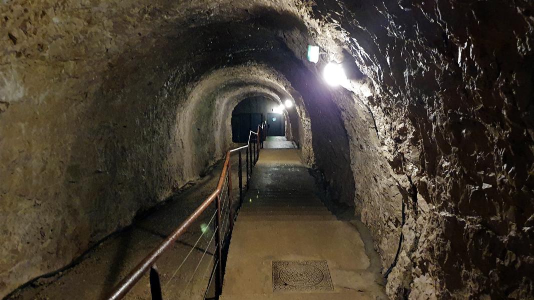 Eingang zur Grotte de St. Marcel