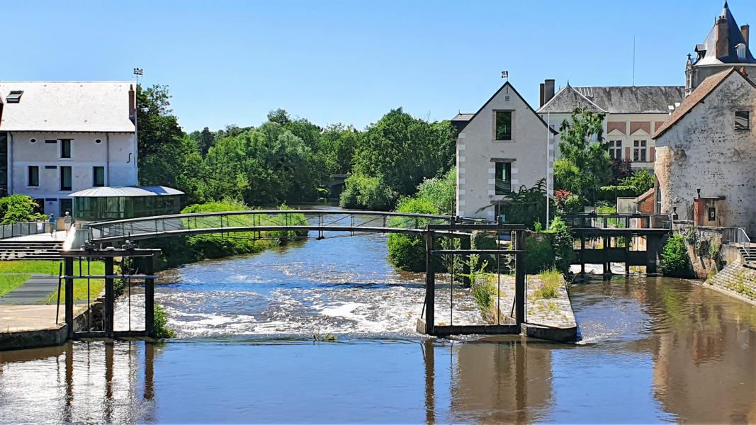 Das Museum von Sologne wurde 1989 in drei Gebäuden, die durch eine Brücke über die Sauldre verbunden sind, errichtet.
