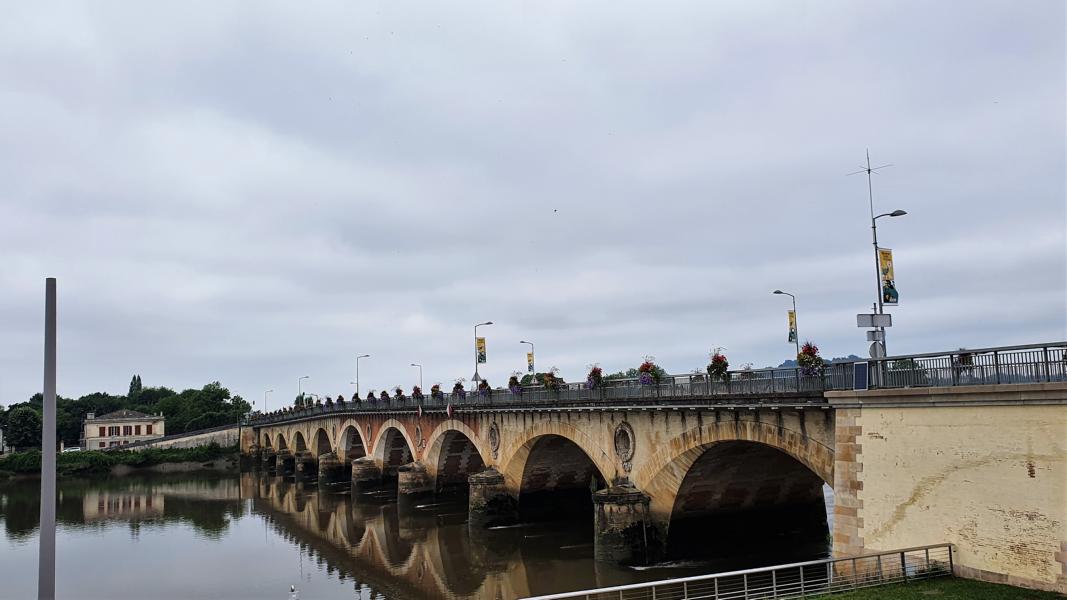 Brücke über die Dordogne in Libourne