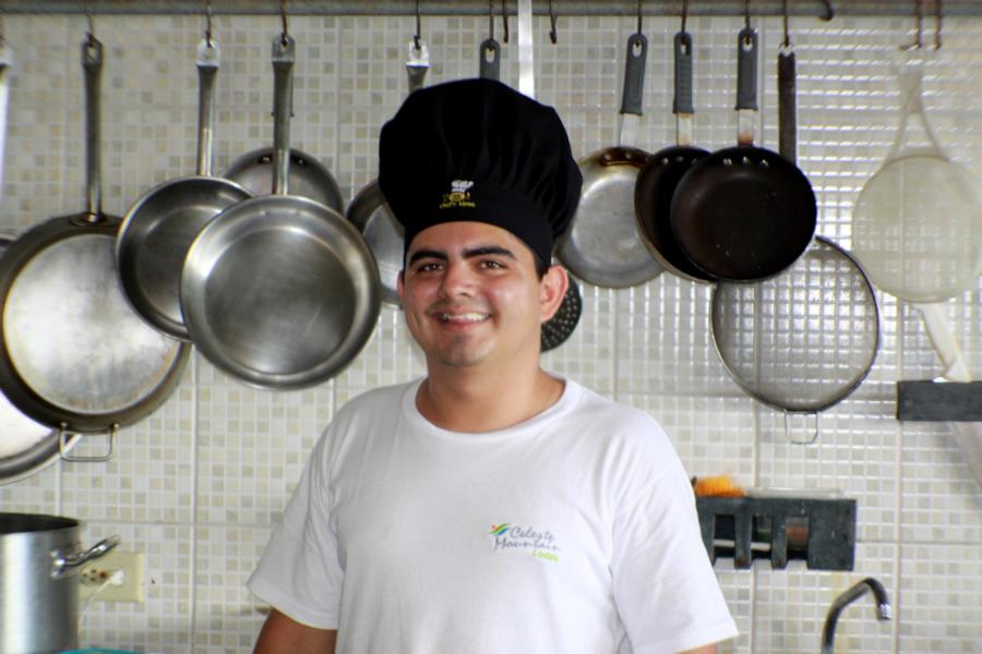 Der Küchenchef verstand etwas von seinem Beruf. Die Speisen wurden immer kreativ und schmackhaft serviert.