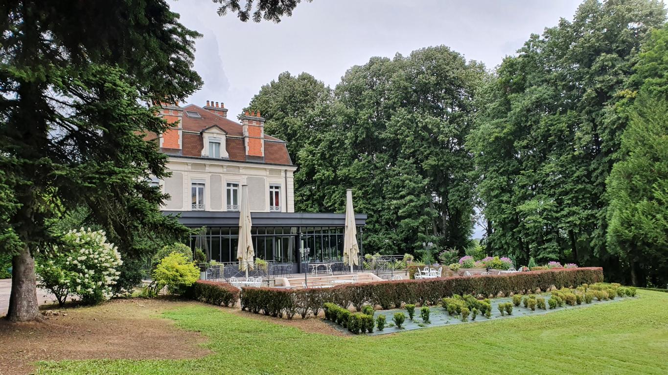 Chateau de la Dame Blance (Terrasse)