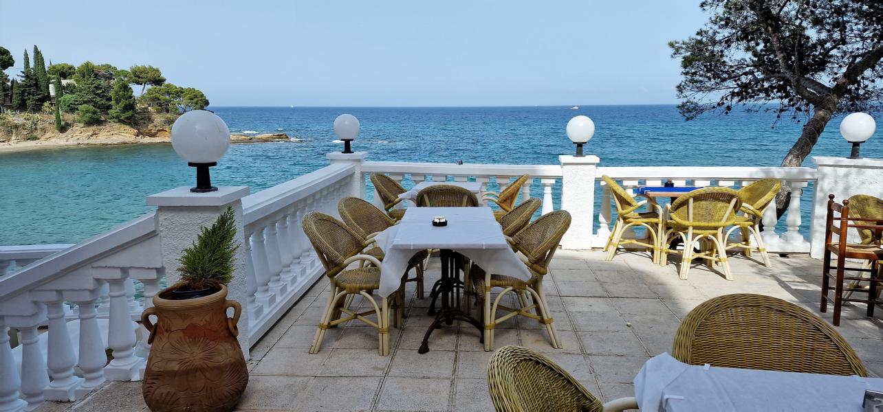 Terrasse des Hotels Grifeu
