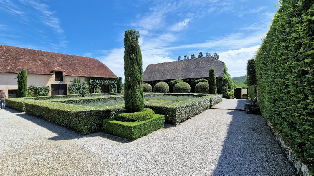 Außenanlagen um das Chateau et Jardins de Losse