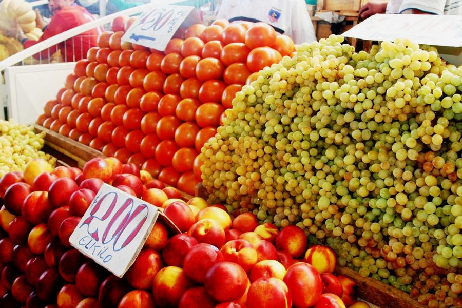 Auf dem Wochenmarkt von Temuco gab es reichlich Obst.