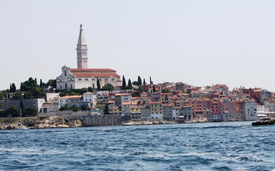 Einen solchen Blick auf Rovinj hat man nur von einem Boot.