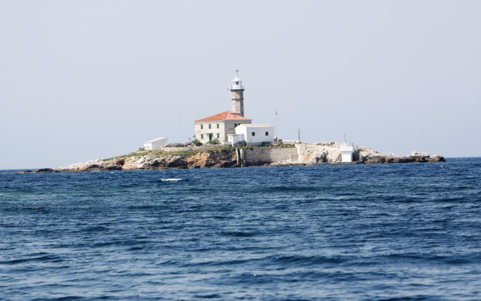 In diesem Haus des Leuchtturmes von Rovinj kann man sogar Urlaub machen.
