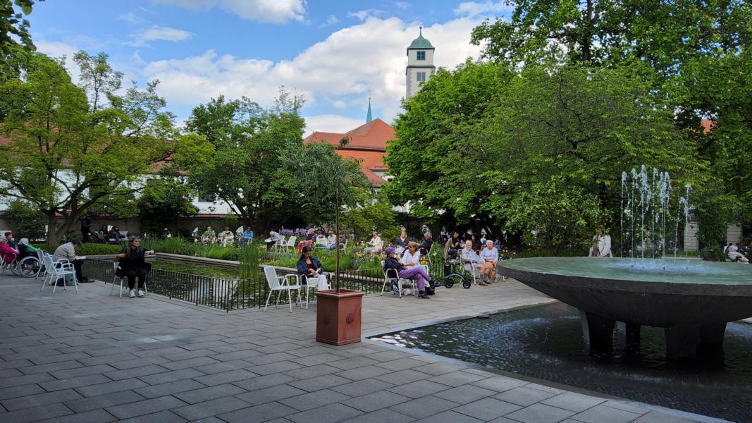Parkanlage in der Nähe des Zeughauses
