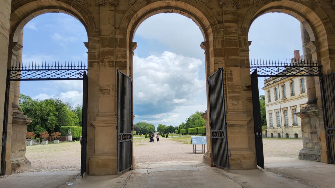 Zugang zu den Gärten des Schlosses