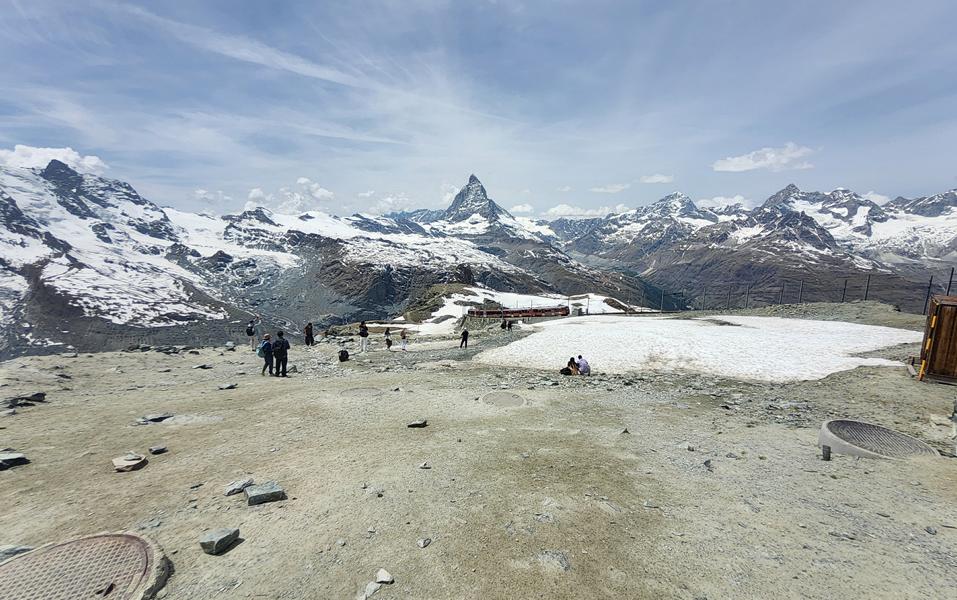 Blick in die Weite der Alpenwelt