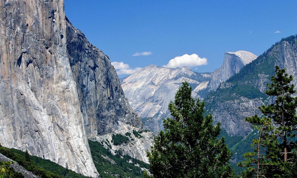 Der Half Dome in der Ferne.