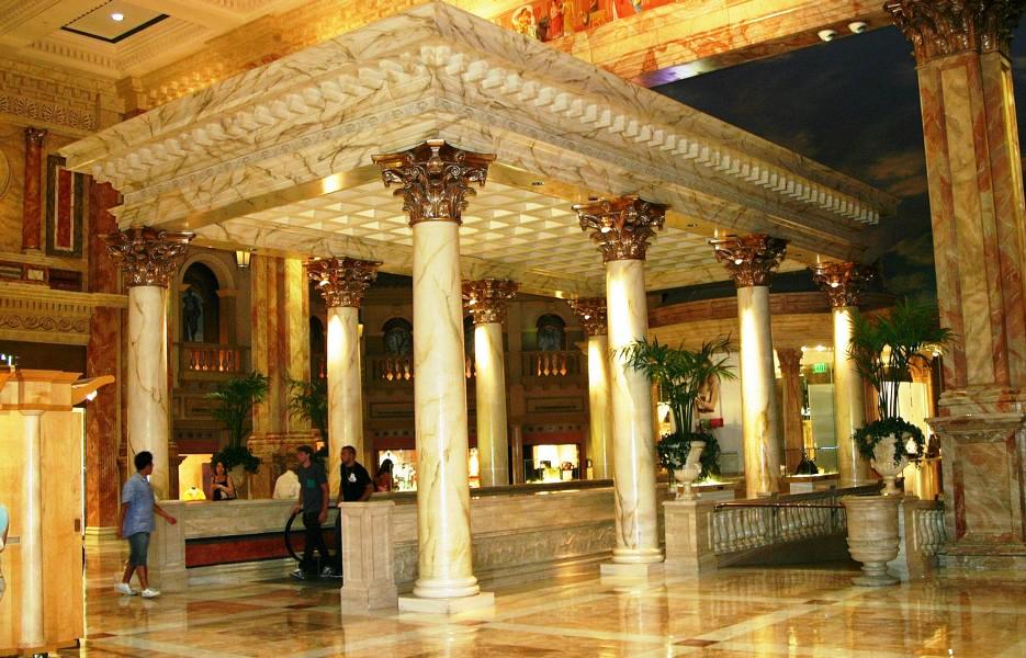 Säulen prägen das Erscheinungsbild im Caesars Palace.