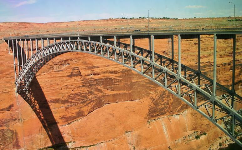 Auf dem Weg zum Lake Powell muss man die Navajo Bridge nutzen.