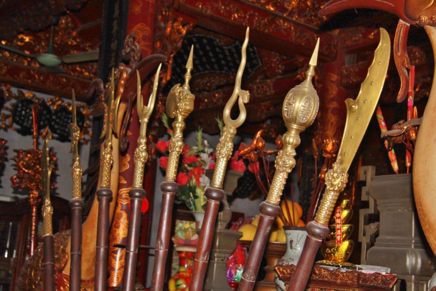 Die Waffen symbolisieren den Sieg über die Mongolen. 