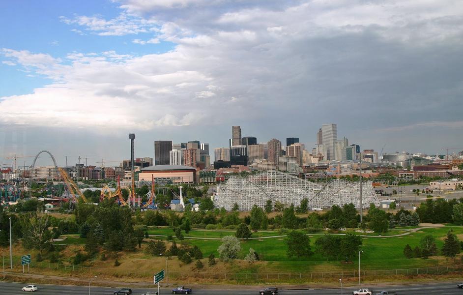 Von unserem Hotelzimmer hatten wir diesen Blick auf die City von Denver.