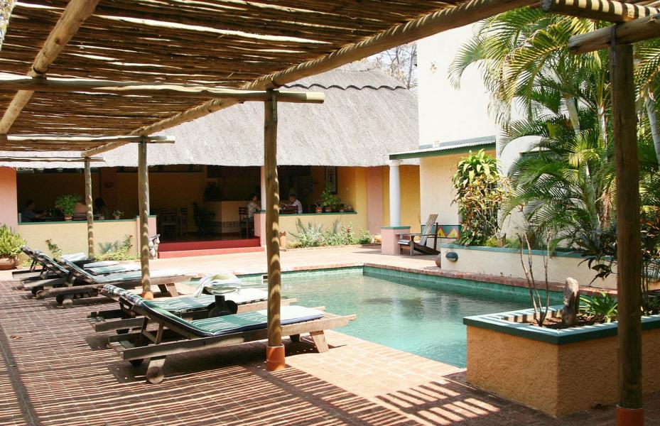Poolanlage im Hotel.