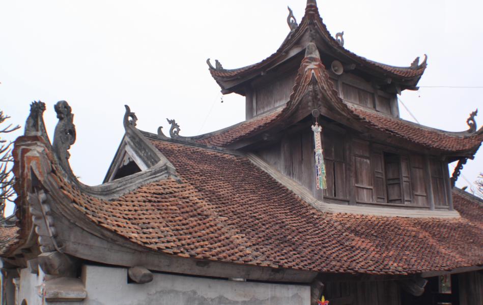 Chùa Bút Tháp ist eine Pagode des Buddhismus. Sie wurde im 17. Jahrhundert (1648) angeblich von einem chinesischen Mönch renoviert, nachdem sie während der Tran-Dynastie im 13. Jahrhundert erbaut worden war.