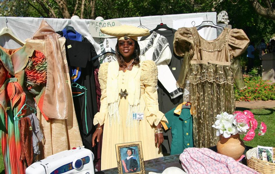  Herero-Schneiderin 