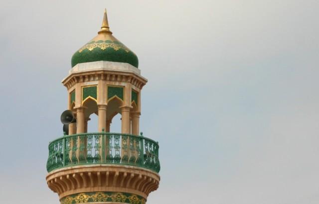 Grün ist die Farbe des Islam. Der Prophet Mohammed soll sich bevorzugt grün gekleidet haben. Dementsprechend sind Schmuckelemente in Moscheen bevorzugt in grün gehalten. 