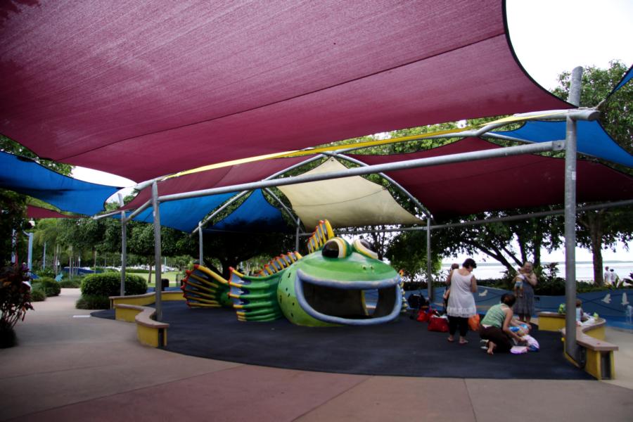 An der Esplanade hat man wunderschöne Kinderspielplätze angelegt.