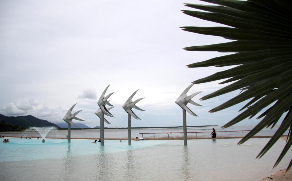 Die sogenannten Lagoon in Cairns laden zum Baden ein.