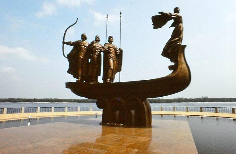 Denkmal für die Kiewer Stadtgründer.