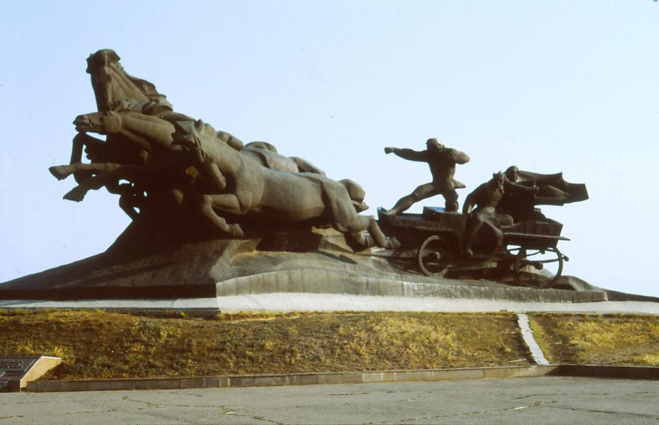 In der Nähe des Donufers steht dieses Denkmal, das an den 2. Weltkrieg erinnert.