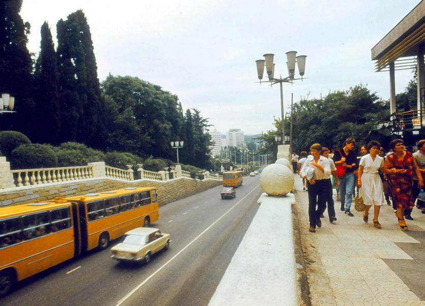 Hauptverkehrsstraße in Sotschi.