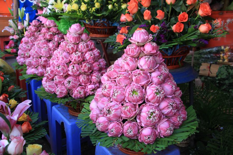 Wer anderen mit Blumen Freude machen wollte, hatte eine große Auswahl an zahlreichen Blumenständen.