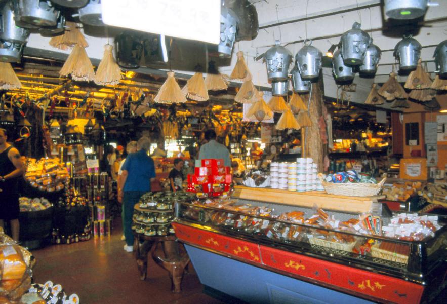 Rundgang durch den Old Country Market. 
