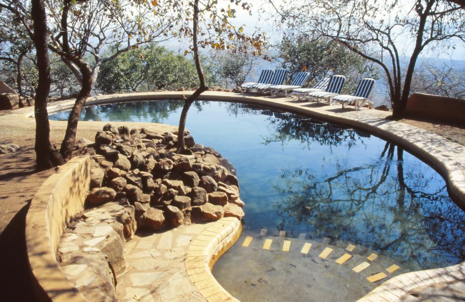 Poolanlage zum Hotel, dass sich im Gelände Shakaland befindet.
