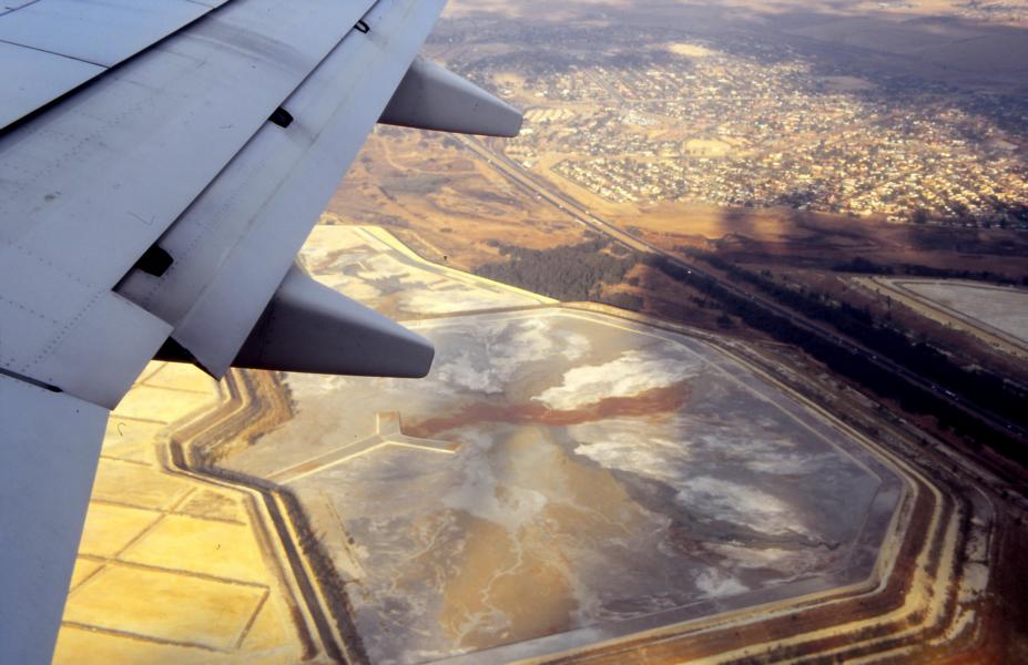 Blick auf eine Goldmine bei Johannesburg.