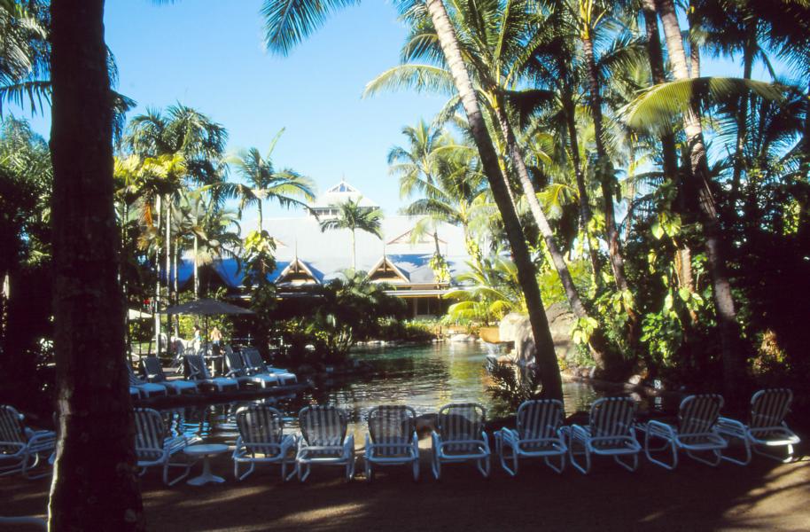 Poolanlage des Resorts.