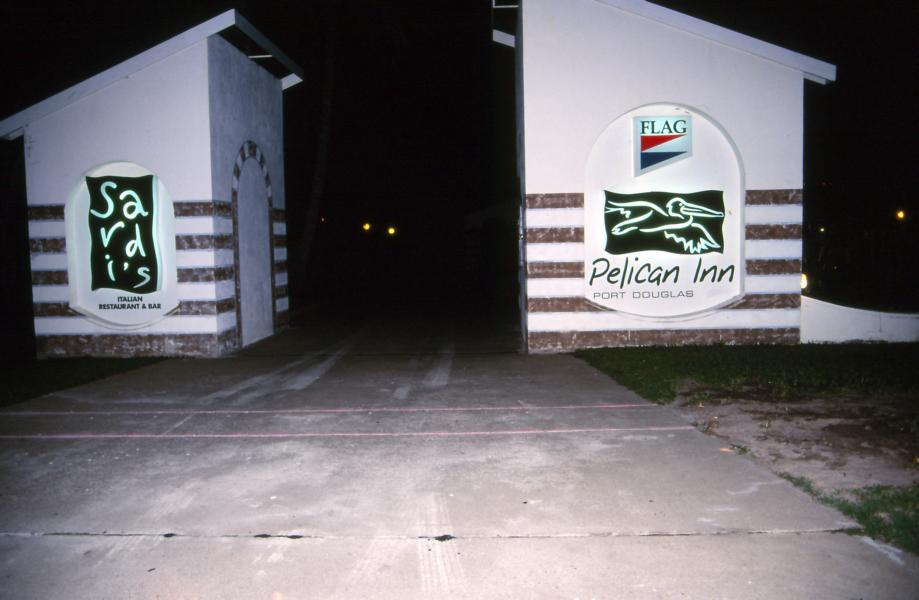 Einfahrt zu unserem Quartier in Port Douglas.