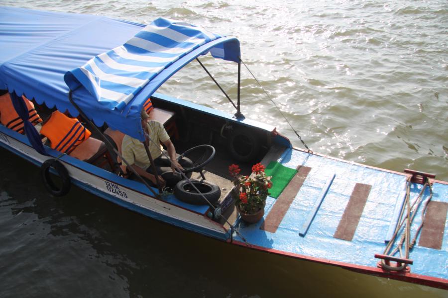 Mit diesem Boot fuhren wir zu den schwimmenden Märkten von Cai Rang.
