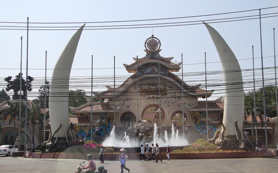 In einem Außenbezirk Saigon befindet sich ein großer Vergnügungspark, den wir nur im Vorbeifahren gesehen haben. 