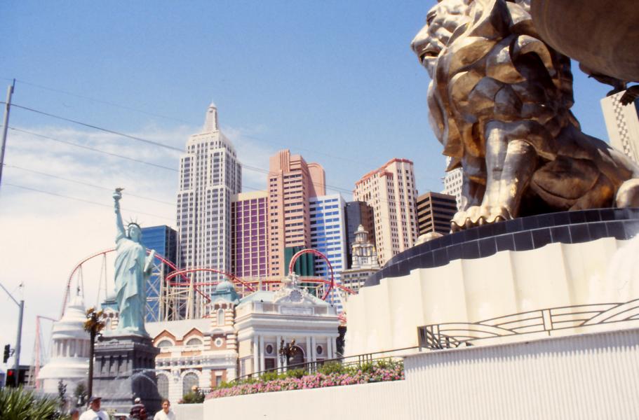 Das New York-New York Hotel & Casino ist ein Vier-Sterne-Hotel und Casino in Las Vegas im Stil der Skyline von New York City. 