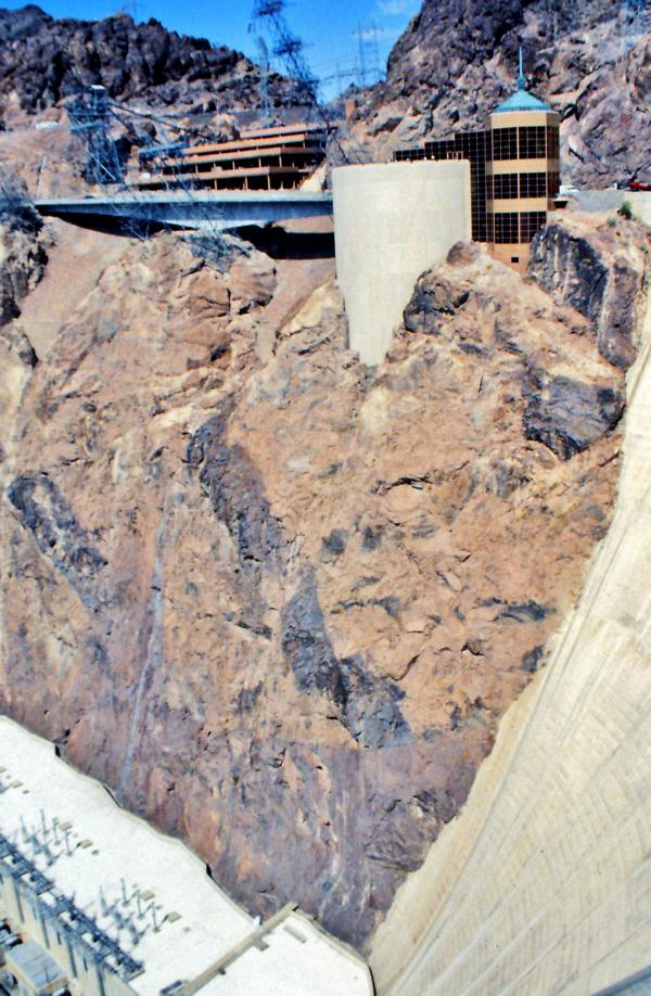 Hoover Dam: Blick auf das Parkhaus.