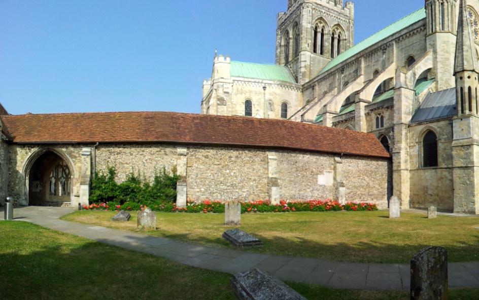 Außengelände der Kathedrale von Chicester.