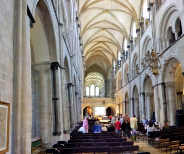 Innenraum der Kathedrale von Chicester.