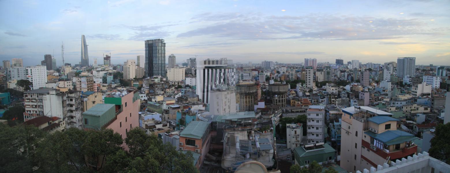 Ein letzter Blick von der Terrasse unseres Hotels auf die City von Saigon