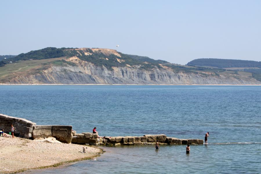 Lyme Regis: Blick auf die Küste.