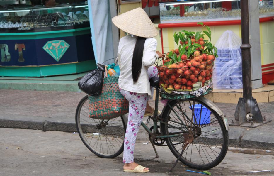 Warten auf Kundschaft , so starten viele Menschen in Saigon in den Tag. 