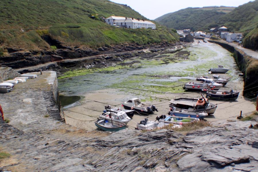 Hafen von Boscastle.
