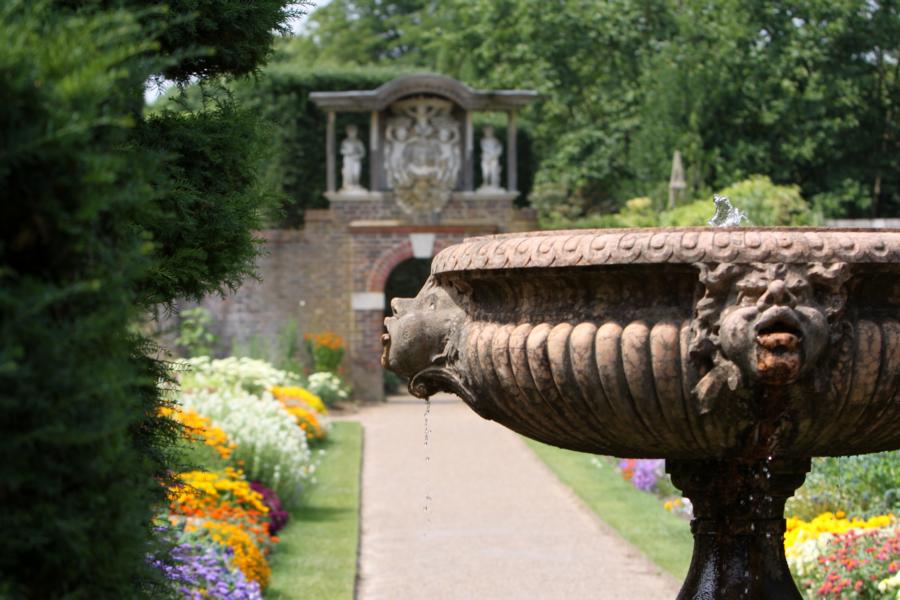 Rundgang im Nymans Garden.